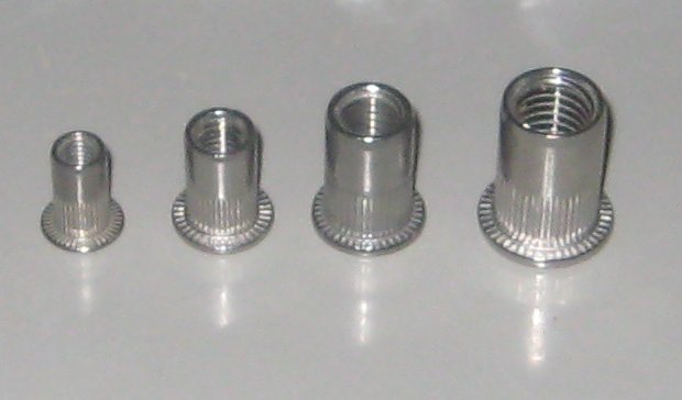 Rivet nut